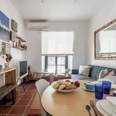 Apartment Castilla 88 *